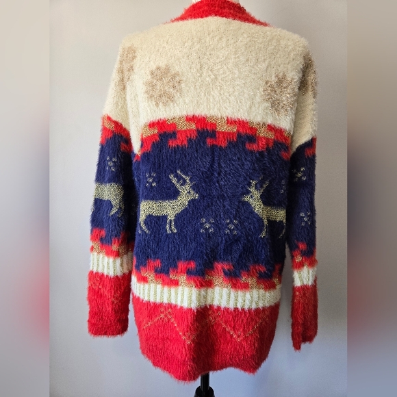 J.NNA Fuzzy Cozy Reindeer Pattern Sweater - Red, Blue, Cream. Relaxed Fit Small - Picture 6 of 10